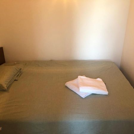 Lovely 1 Bedroom Apartment Close To Old Town Bukarest Exterior foto