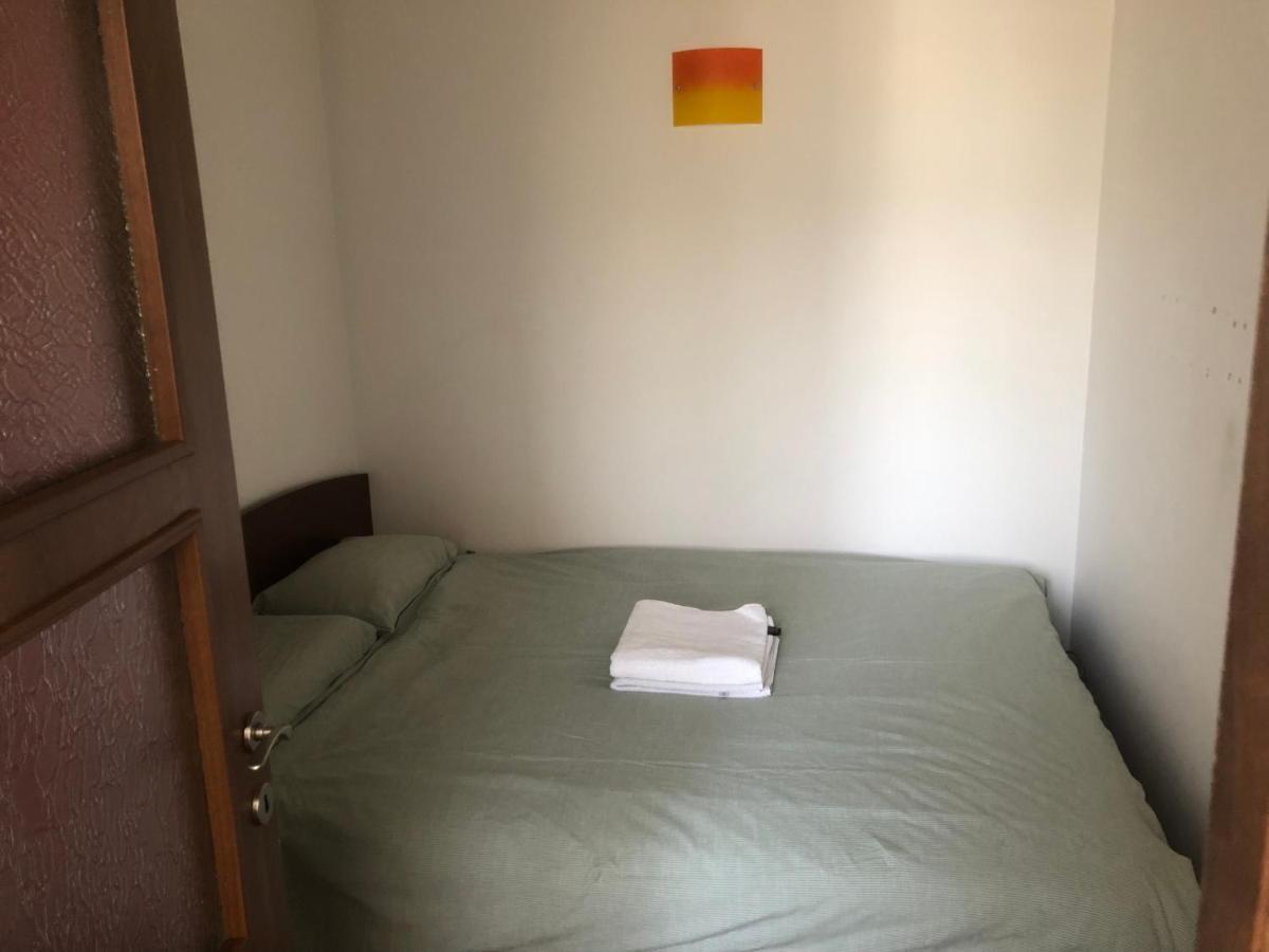 Lovely 1 Bedroom Apartment Close To Old Town Bukarest Exterior foto