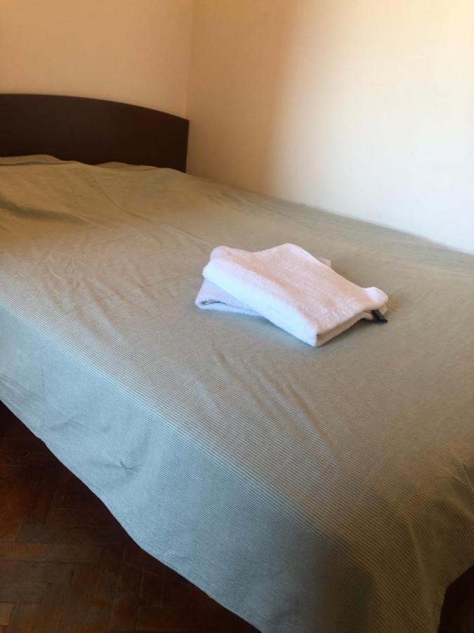 Lovely 1 Bedroom Apartment Close To Old Town Bukarest Exterior foto